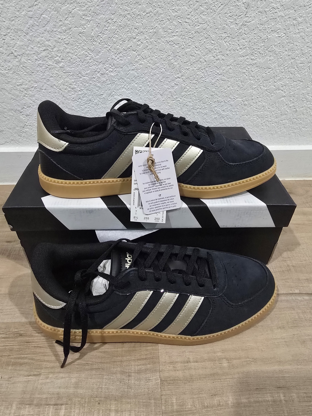 Adidas Breaknet Sleet Women'sBlack and Gold Court-Style Sneakers